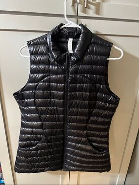 Lululemon shiny Black Quilted Puffer Vest - Lightweight Layer